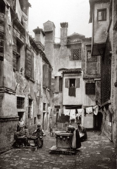 Une cour entourée de bâtiments à Venise, vers 1880 - Ferdinando Ongania