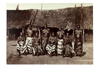 Les épouses du roi George, Opobo, près de Calabar, Nigeria, c.1870 - Francis W. Joaque