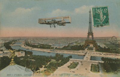 Avion tournant autour de la Tour Eiffel à Paris, France - French Photographer