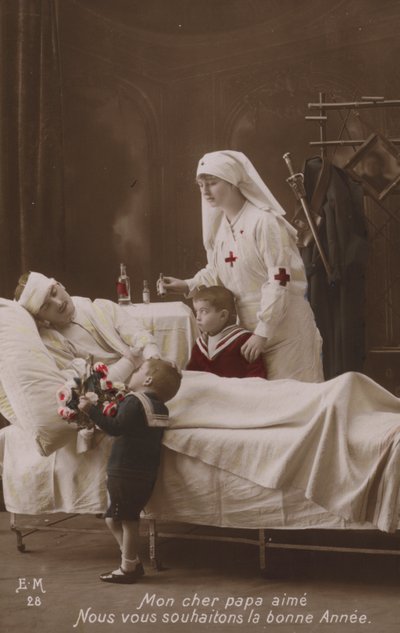 Enfants souhaitant une bonne année à leur père blessé, WW1 - French Photographer