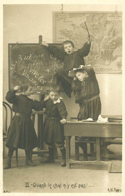Écoliers français jouant, Vive les vacances - French Photographer