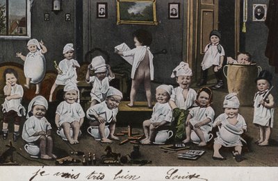 Beaucoup de bébés sur leurs pots - French Photographer