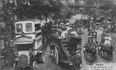 Carte postale montrant une station d