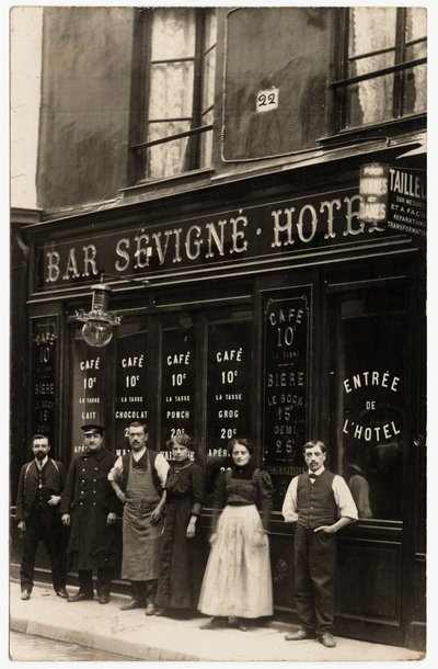 La façade du débit de vin et d