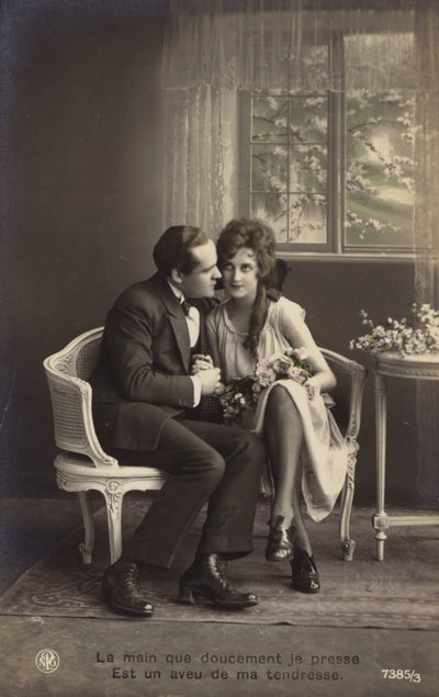 La main que je presse doucement est une confession de mon amour - French Photographer