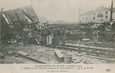 Accident de train à Melun en France, 4 novembre 1913. Vue des décombres - French Photographer