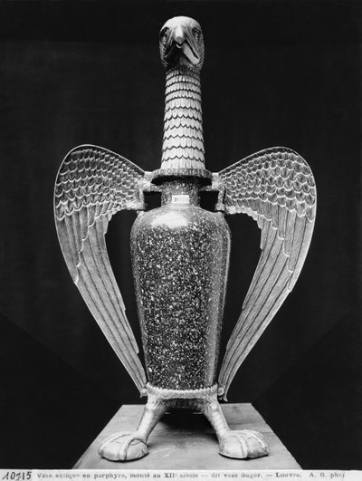 Vase antique transformé en aiguière liturgique monté en or du 12e siècle, connu sous le nom de 