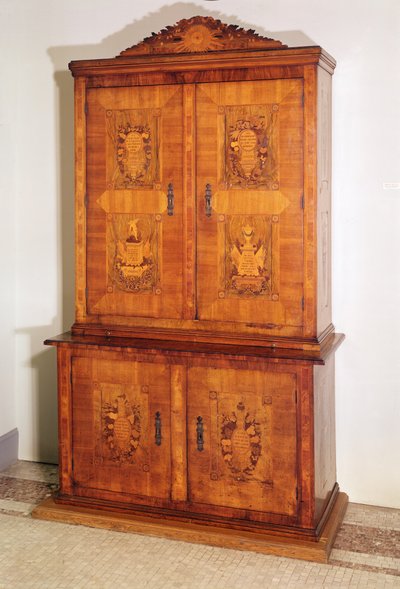 Armoire avec marqueterie affichant des motifs et slogans révolutionnaires français, fin du XVIIIe siècle - French School