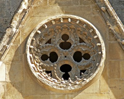 Rosace sur la façade ouest - French School