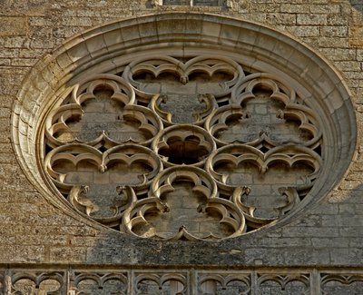 Rosace sur la façade ouest - French School