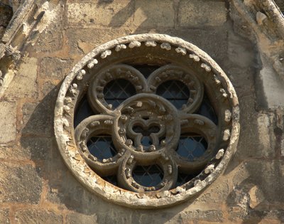 Rosace sur la façade ouest - French School