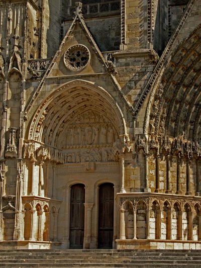 Porte au nord de la porte centrale sur la façade ouest - French School