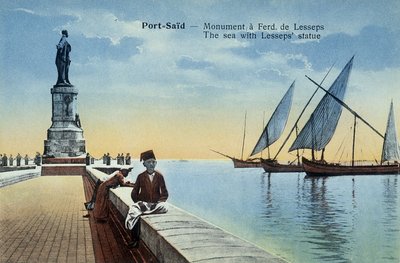 Carte postale de Port-Saïd. Monument dédié à Fernand de Lesseps avec vues du port et de la mer. Vers 1900 (carte postale) - French School