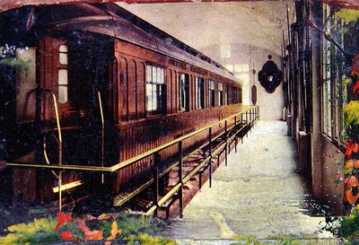 Carte postale représentant le wagon où la signature de l