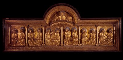 Art roman : retable de la Pentecôte : antependium en bois, cuivre et émail. De Stavelot (Meuse) vers 1160-1170. Paris, Musée national du Moyen Âge, Thermes de Cluny - French School