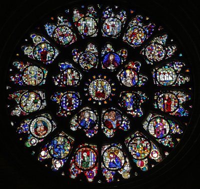 La rosace ouest avec des panneaux fragmentaires des quinzième et seizième siècles représentant principalement des saints - French School