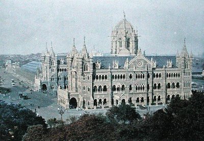 Victoria Terminus, Bombay, gravé par Gillot, vers 1910 (lithographie en couleur) - French School