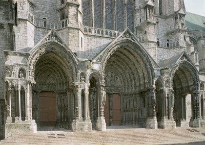 Vue des trois portails du transept nord - French School