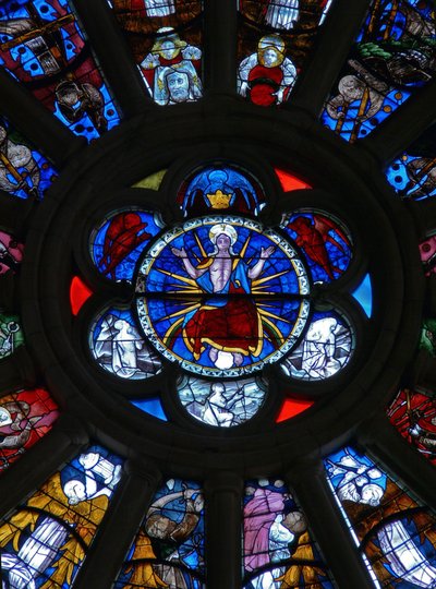 Vitrail représentant le Christ avec trois anges et trois âmes - French School