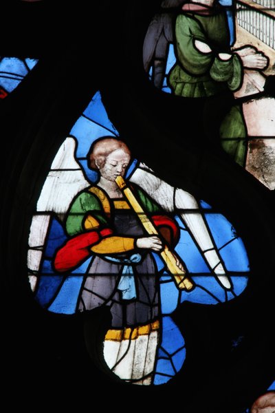 Fenêtre représentant un Ange musicien - French School