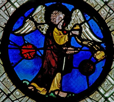 Fenêtre w10 représentant un ange encensant - French School