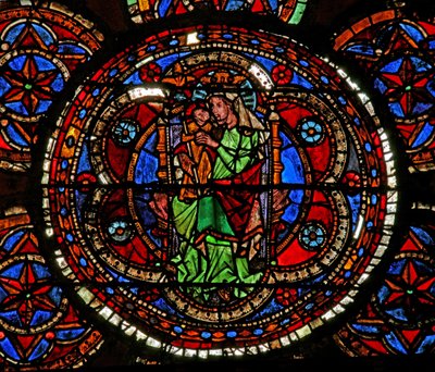 Fenêtre w10 représentant la Vierge et l
