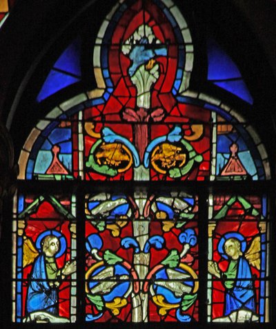 Les colombes du Saint-Esprit au sommet de l