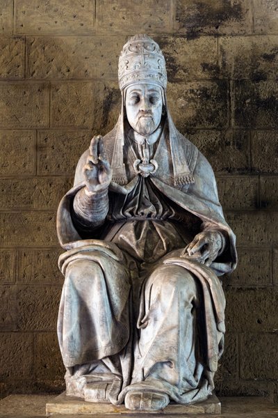 Statue du Pape Jules III par le sculpteur Fulvio Signorini dans le Palais Chigi Saracini, Sienne, Province de Sienne, Toscane, Italie - Fulvio Signorini