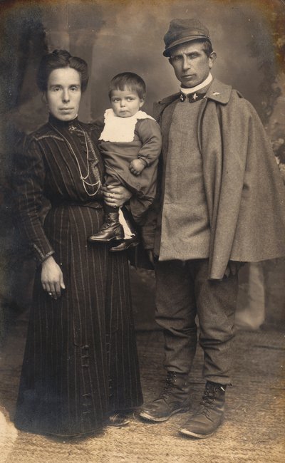 Carte postale avec un soldat d