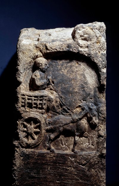 Art gallo-romain : stèle représentant un homme sur un char attelé à un cheval. 50 av. J.-C. - 100 apr. J.-C. Metz. Musée des Beaux-Arts - Gallo Roman