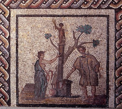 Art gallo-romain : pavement en mosaïque représentant un calendrier rustique. Scène de sacrifice à Cérès et Apollon. Fin 2e, début 3e siècle après J.-C. De Saint-Romain-en-Gal (Rhône). Saint-Germain-en-Laye, Musée national d