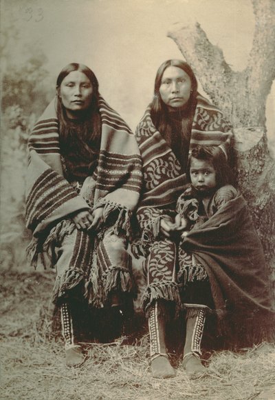 Deux femmes Comanche et un petit enfant - George A. Addison