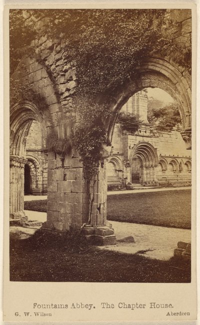 Abbaye de Fountains. La salle capitulaire. - George Washington Wilson