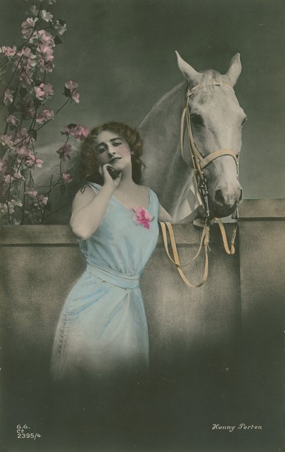Carte postale de la star allemande Henny Porten, envoyée en 1913 (photo coloriée à la main) - German Photographer