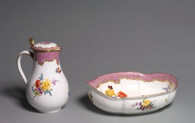 Aiguière et bassin, fabriqués par la manufacture de porcelaine de Meissen, Allemagne, vers 1765 - German School