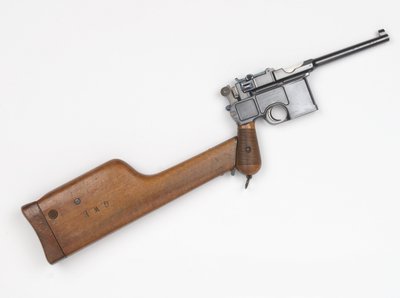 Pistolet Mauser C96 7,63 mm - German School