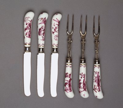 Manches de couteau et de fourchette de Meissen, vers 1735 - German School