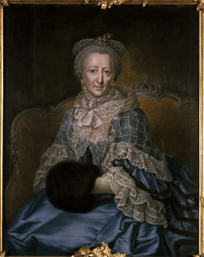 Vieille femme portant un châle en dentelle et un manchon - German School