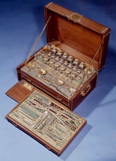 Trousse de chirurgie et de pharmacie de voyage. 1640. Augsbourg. Arts décoratifs, Paris. - German School