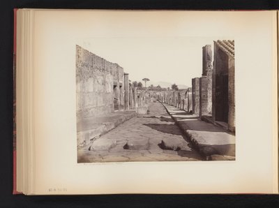 Vue de la Strada della Abbondanza à Pompéi, Italie - Giorgio Sommer (attributed to)