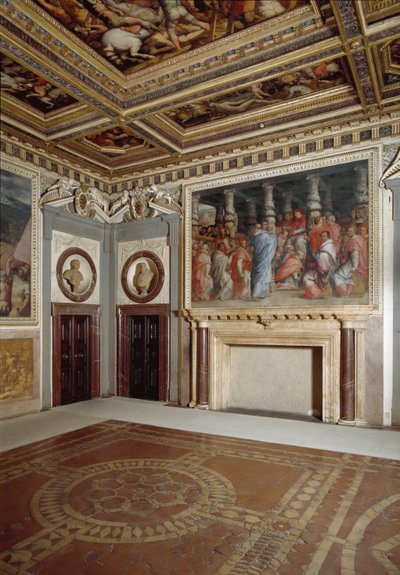 Vue de la salle du pape Léon X avec une peinture le représentant lors de l