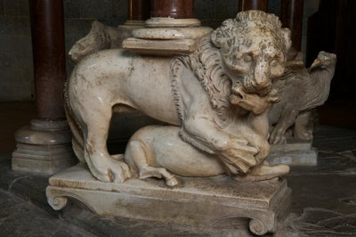 Lion, sur la chaire de l