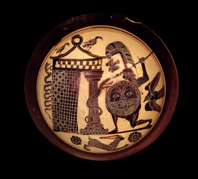 Art grec : coupe laconienne avec figures noires représentant Cadmos combattant le dragon de Thèbes - Greek School