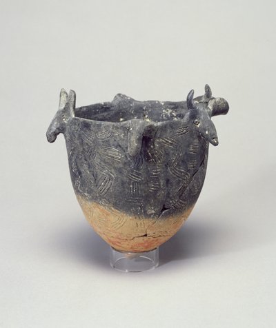 Bol en forme de tulipe, avec têtes de taureaux, Chypre, 2400-2200 av. J.-C. - Greek School