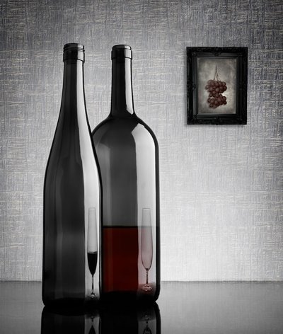 Nature morte élégante avec du vin - Greg Brave