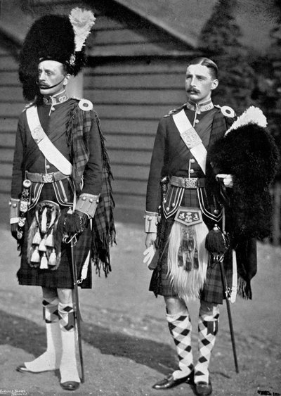 Un capitaine et un subalterne des 93e Highlanders, 1896 - Gregory and Co