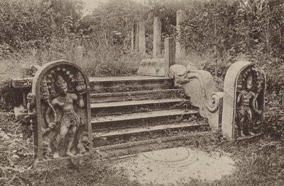 Villes en ruines de Ceylan : Pierre de lune, pierres de garde et marches - Henry W. Cave