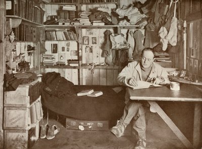 Le capitaine Scott dans son antre, vers 1911, 1913 - Herbert Ponting