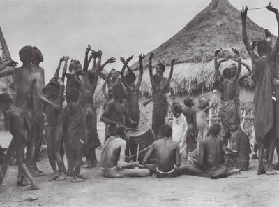 Afrique : danse des vaches Dinka - Hugo Adolf Bernatzik