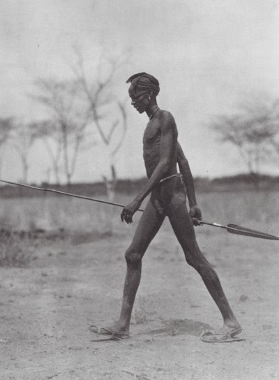 Afrique : Guerrier Dinka avec lance - Hugo Adolf Bernatzik